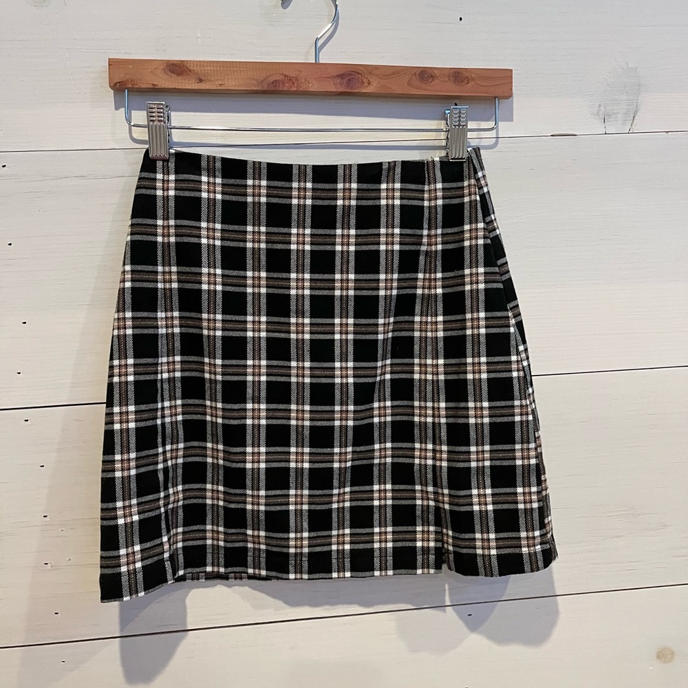 Brown plaid skirt, brandy Melville, one size